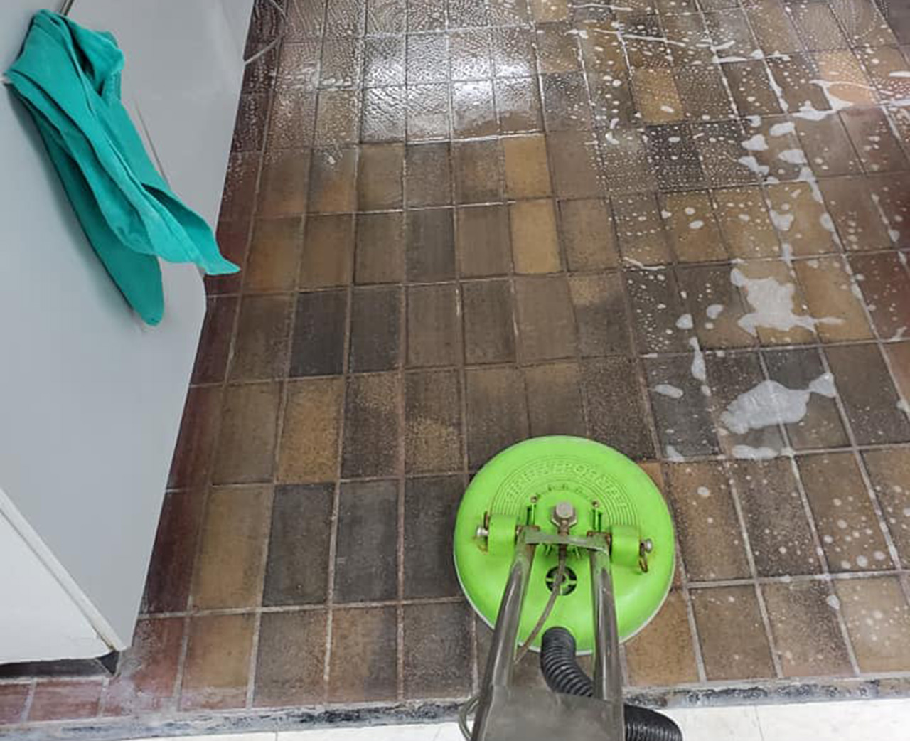 Photo Grout Cleaning